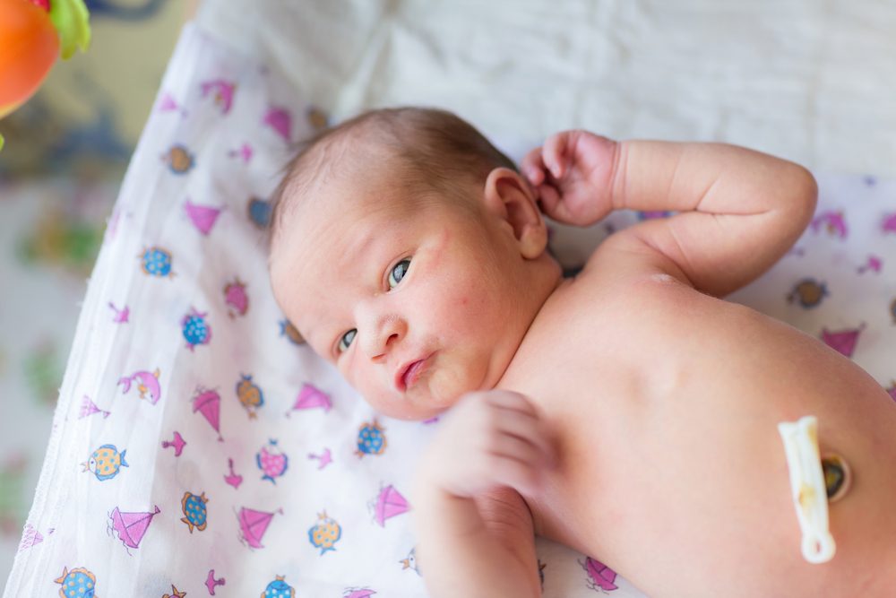 Que cuidados devo ter com o coto umbilical do meu bebê?