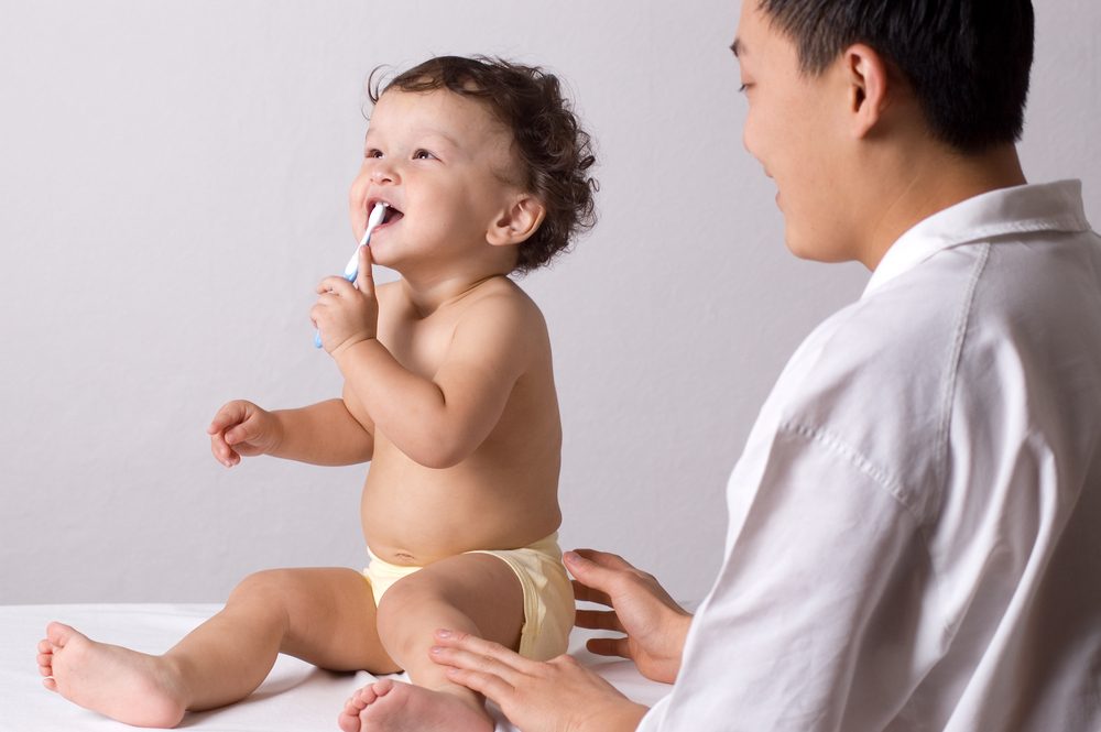 Primeira consulta no odontopediatra e Higiene dental em casa