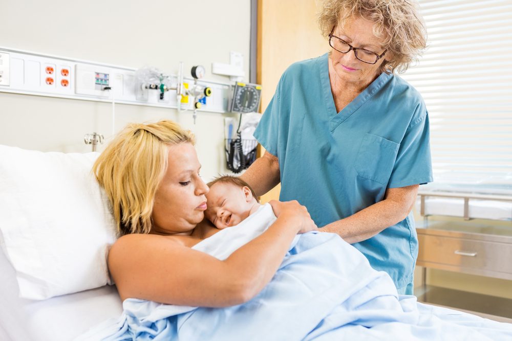 Quais são os benefícios do método “canguru” para bebês prematuros?