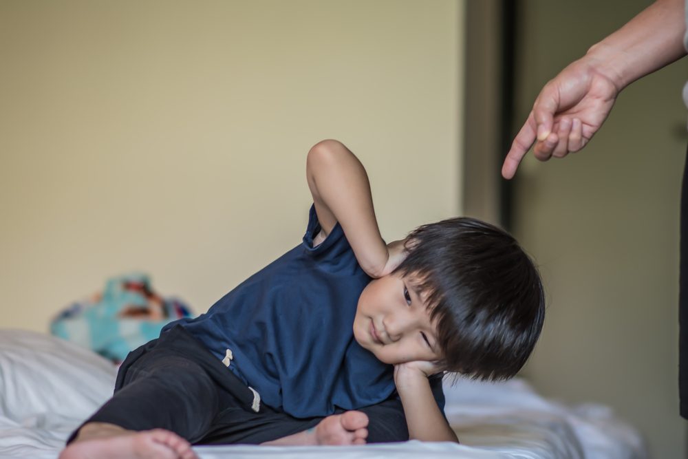 Por que meu filho diz “não” o tempo todo?