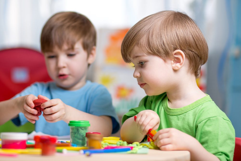 Como estimular a destreza dos dedos do seu filho