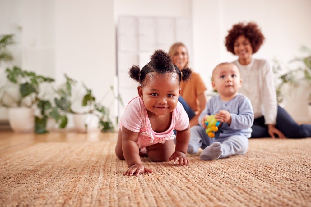 Como estimular o bebê a engatinhar? Confira 4 dicas!