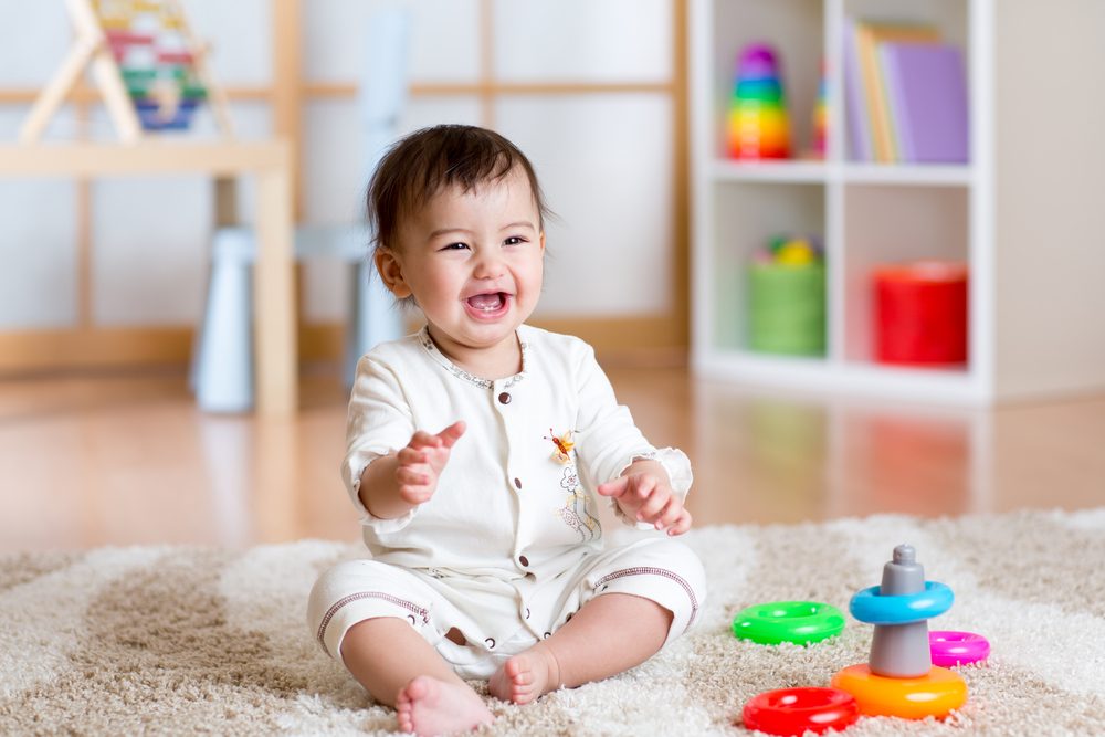 Com quantos meses o bebê senta? Saiba aqui!