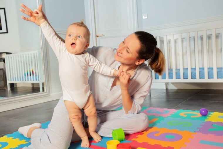 18 ideias para brincar com o bebê
