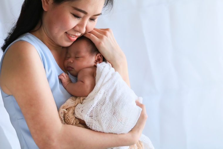 Bebê de 1 mês: Desenvolvimento, Atividades e Desafios