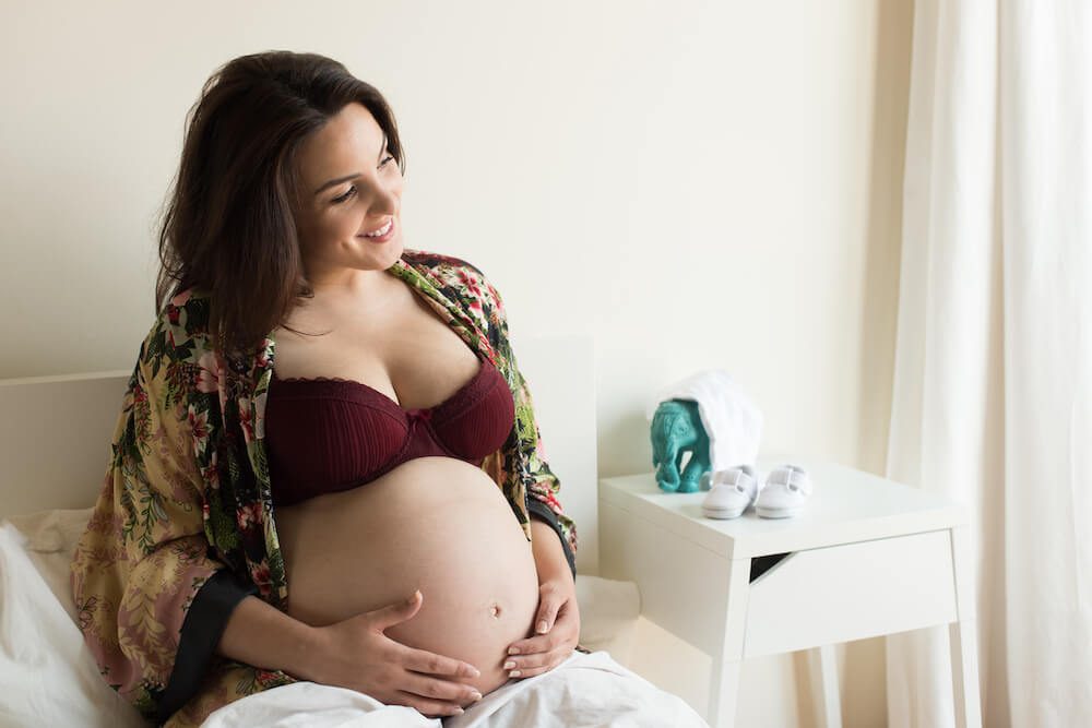 Bebê encaixado é sinal de parto normal?