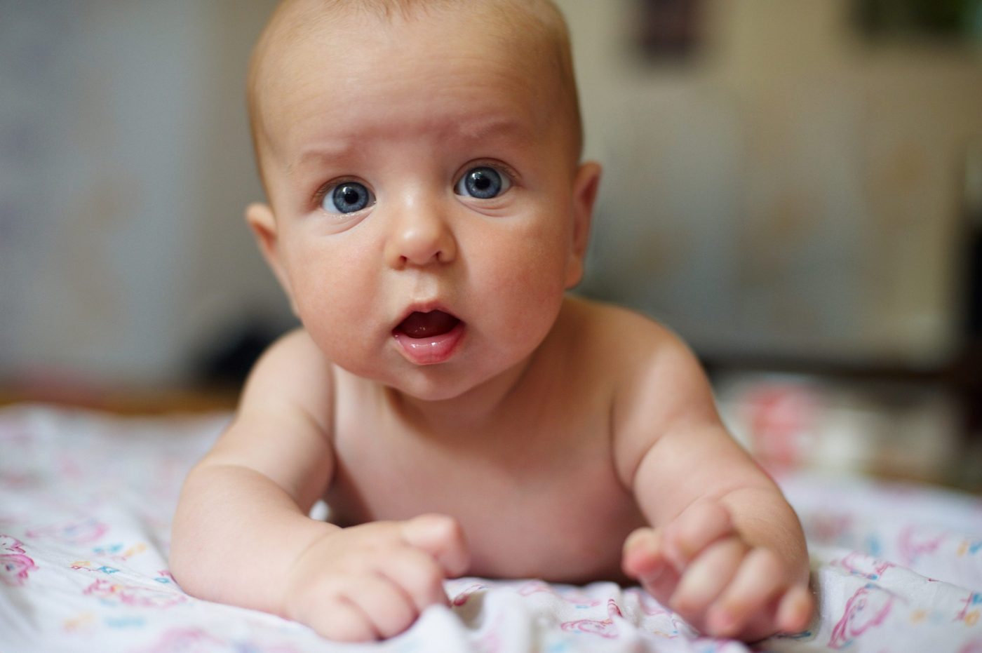 Por que ocorre a regressão do sono aos 4 meses?