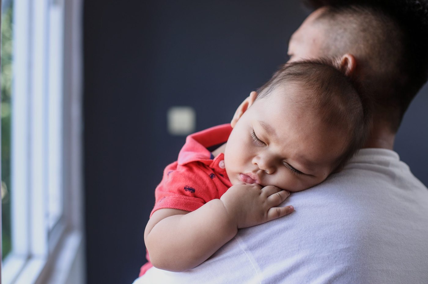 Por que o padrão de sono do meu bebê de 6 meses mudou?