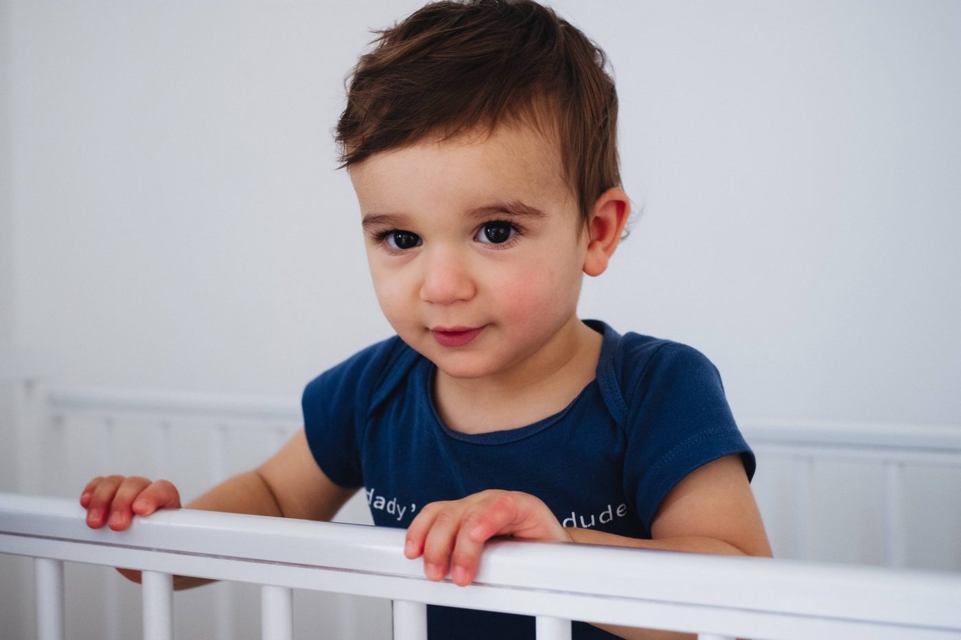 Por que o padrão de sono do meu bebê de 12 meses mudou?