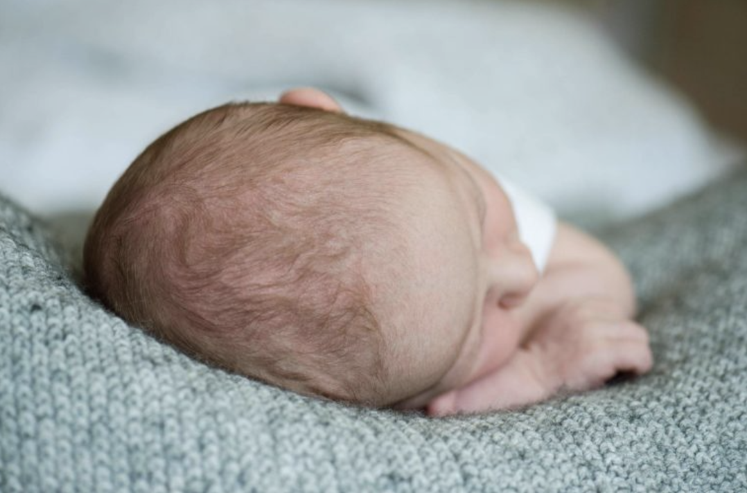 O que é normal na fontanela de um bebê?