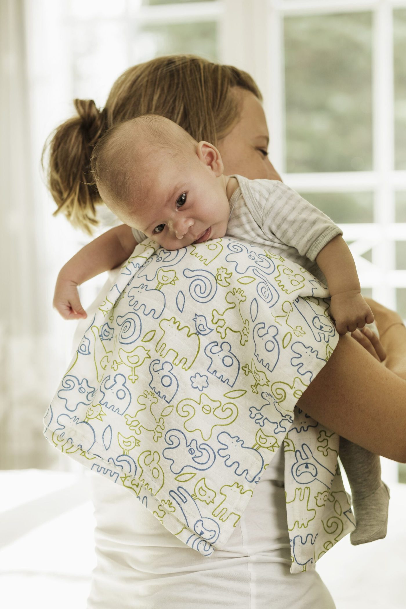 Como fazer o bebê arrotar?