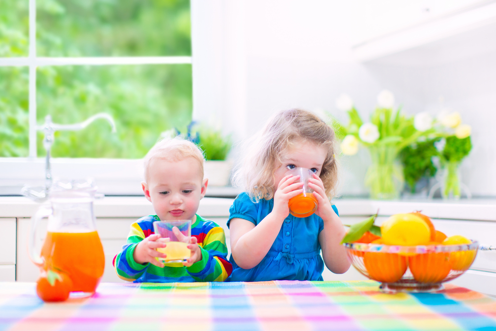 Com quantos meses o bebê pode tomar suco?