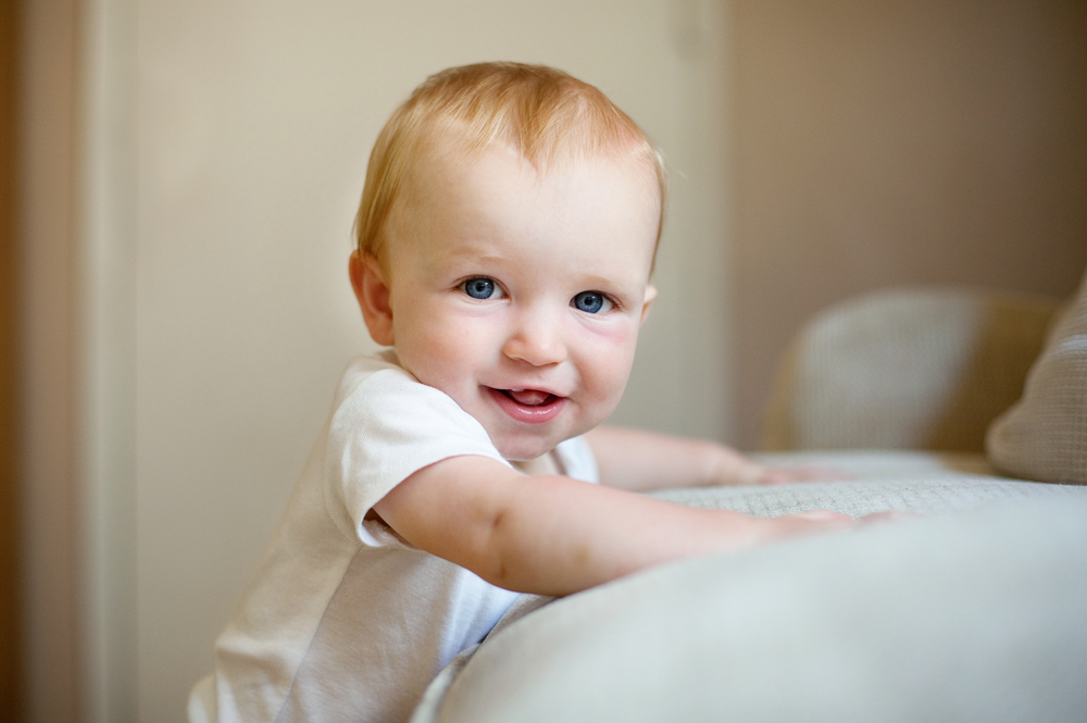 Como estimular o bebê a levantar sozinho?