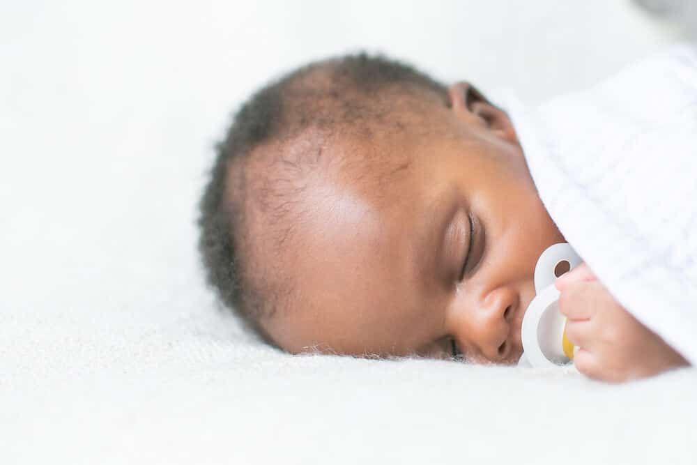 quando o bebê pode dormir com cobertor ou travesseiro?
